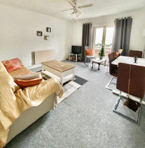 Central 1 bedroom flat by Brighton train station
